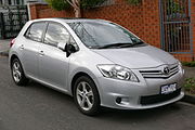 Décima geração, hatchback (2006-13), chamado de Toyota Auris em alguns países