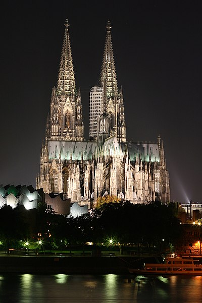 File:Kölner Dom nachts.jpg