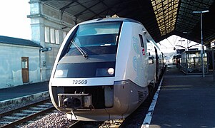 L'X73569 nouvellement pelliculé en gare de Périgueux en février 2012.