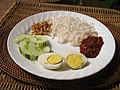 Nasi lemak yang biasa disajikan di rumah