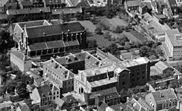 Detail luchtfoto (1937) met het Tweede en daarachter het Derde Minderbroedersklooster