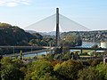 27 October 2005. Wanze (Belgique), le pont "Père Pire", la Meuse et la sucrerie.