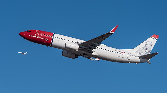 Norwegian Air Shuttle Boeing 737-86N at Munich Airport.