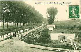 Le canal de l'Ourcq. Un lavoir avait été construit à proximité pour bénéficier de son eau.