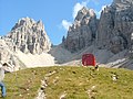 Il bivacco Giuliano Perugini dal Campanil de Val Montanaja