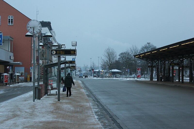 File:ZOB Flensburg im Schnee (Flensburg 2012).JPG