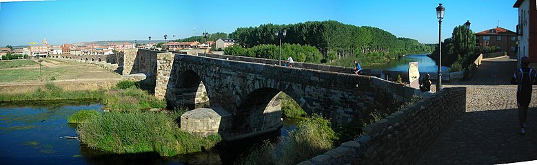 Hospital de Órbigo, bridge of the famous 'paso honroso'