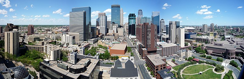 File:2008-0712-MPLS-panorama.JPG