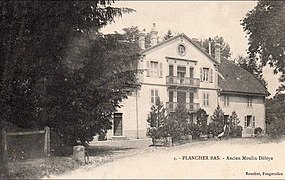 La maison de la famille Desloye-Terré, dans le centre de Plancher-Bas, au début du XXe siècle.