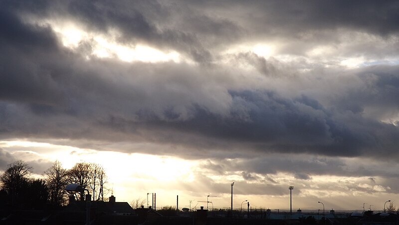 File:Lurgan Evening Sky - panoramio (1).jpg