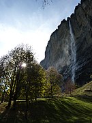 Staubbach Falls in Lauterbrunnen - Sunlight through the Foilage - panoramio.jpg