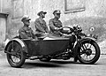 Patrol przedwojennej polskiej Policji drogowej z 1932 roku.