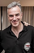 Daniel Day-Lewis, Jaguar, Mille Miglia 2013 cropped.jpg