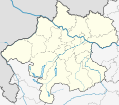 Mapa konturowa Górnej Austrii, blisko centrum po lewej na dole znajduje się punkt z opisem „Straß im Attergau”