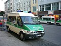 BY Gruppenkraftwagen Ford Transit in grün-weißer Farbgebung