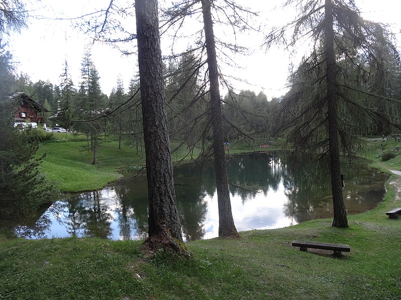 File:Llac Scin, Dolomites (agost 2013) - panoramio.jpg