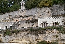 Grottes attribuées aux premiers ermites (réaménagement XIXe siècle).