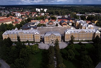 Flygbild över regementets kasernetablissement.