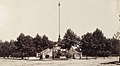 La fontaine « Gloriette » qui a précédé le monument (1884).