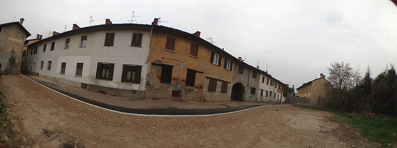 File:Nerviano - Via Offredi - panoramio.jpg