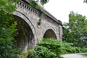 Viadukt südlich im Anschluss an die Brücke