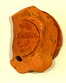 Terra-sigillata -Fragment mit Töpferstempel ECUND, wahrscheinlich von Secundus aus La Graufesenque ( 1.Jhdt.n.Chr. ), Limeseum, Römerpark Ruffenhofen