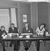 Persconferentie Emile Roche in gebouw Voorl Europese Gemeenschappen te Den Haag, Bestanddeelnr 915-7259.jpg