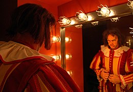 Anthony Michaels-Moore backstage at Opéra de Montréal as Rigoletto. October 2010.jpg