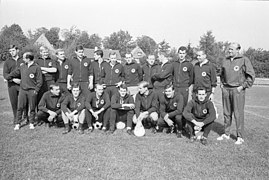 Fußballmannschaft der Deutschen Fußballnationalmannschaft (Kiel 77.611).jpg