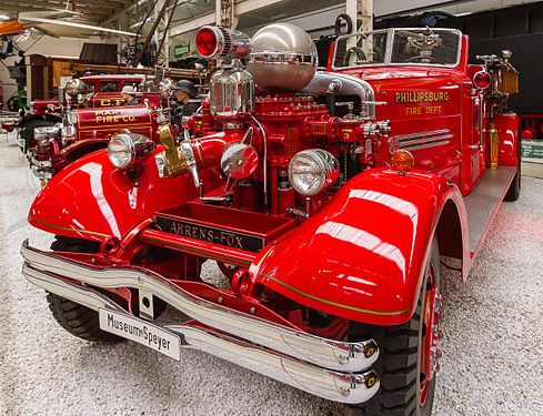 Historical fire engine from Ahrens-Fox (USA, Cincinnati, Ohio) Historisches Feuerwehrfahrzeug von Ahrens-Fox (USA, Cincinnati, Ohio)