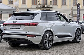 Audi SQ6 e-tron - right rear view