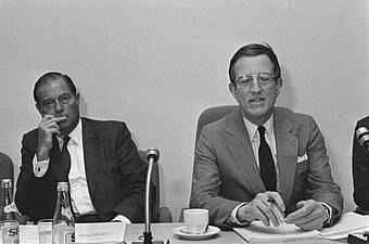 Presentatie van het jaarverslag van Stork in Amsterdam door F.O.J. Sickinghe, 1986