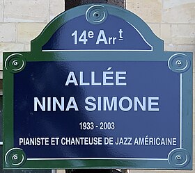 Voir la plaque.