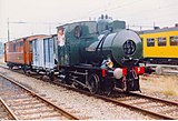 Vuurloze locomotief 6326 van de SSN was tweemaal bij de SHM, in februari 2000 en tijdens het Bello Festival 1992. Ze reed ritjes over het emplacement van Hoorn met de in revisie zijnde koppelwagen NTM K 16 en rijtuig RTM 370, 1 augustus 1992. Thans is de loc ondergebracht bij de STAR. Foto: Rob Veninga.