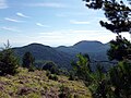 Depuis le Puy des Gouttes (de la gauche vers la droite) : Puys de Chaumont, Petit et Grand Sarcoui, Puy des Goules.