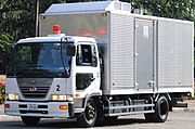 電源車 UD・コンドル