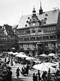 Markt im Jahre 1954 vor dem Tübinger Rathaus