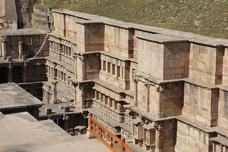 File:Rani ki vav 05.jpg