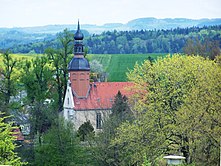 Kirche mit barockem Westgiebel und Dachreiter