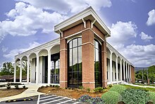 The Towns County Courthouse in downtown Hiawassee, Georgia, US 03.jpg