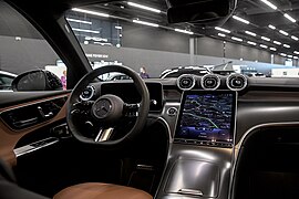 Mercedes-Benz X254 - cockpit