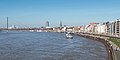 Düsseldorf, la vieille ville et le Rhin depuis le Rheinkniebrücke