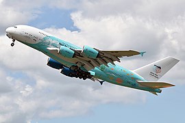 Airbus A380 w barwach linii Hi Fly na Paris Air Show w 2019 r.