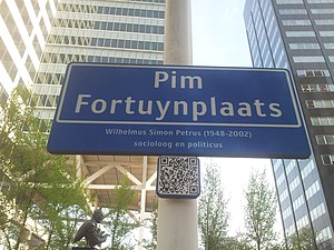 Gadenavnskiltet af "Pim Fortuynplaats" i Rotterdam