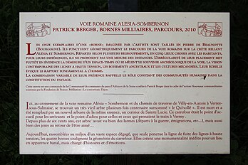 Panneau d'information sur les bornes et le lieu.