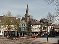 Mettmann, tour de l'église (die Sankt Lambertuskirche) dans la rue