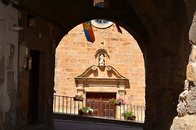 File:Juncosa de les Garrigues, temps de flors.jpg