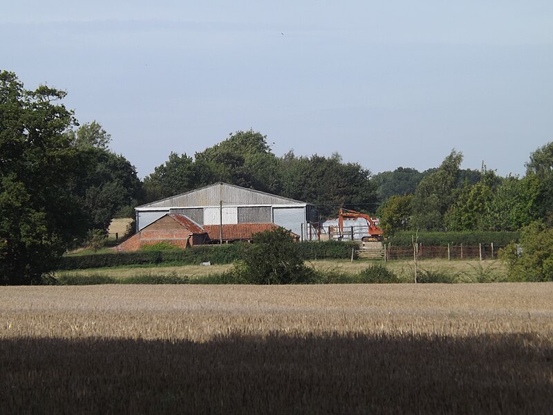 File:Barn at Wood Farm - geograph.org.uk - 5172592.jpg