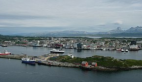 Blick auf Bodø von der Litle Hjartøya aus