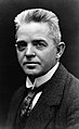 Carl Nielsen hadde klassisistiske trekk i sin musikk, noe som var både tilbakeskuende og moderne.